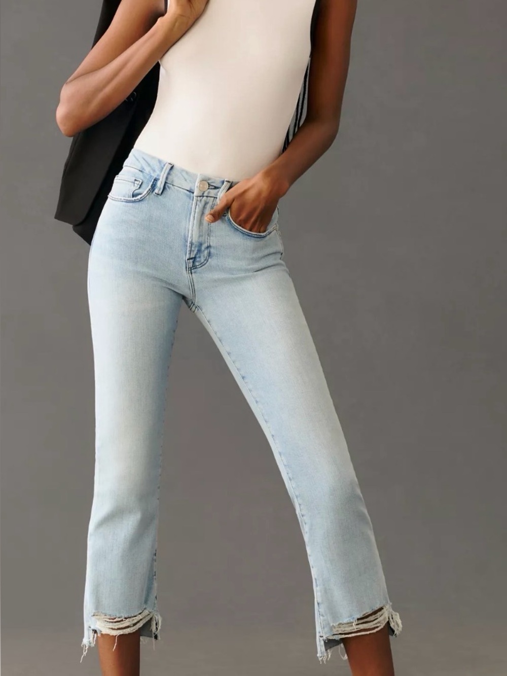 Frame Light Wash Cropped Frayed Hem Jeans - Women